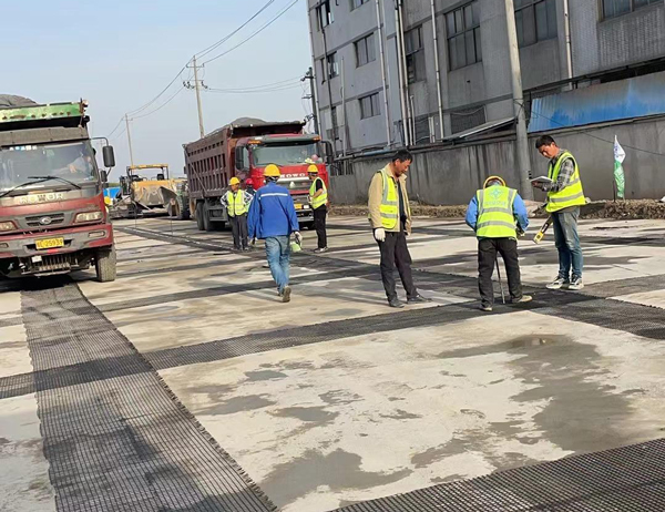 溆浦老材料的新故事：玻璃纤维土工格栅如何在‘白改黑’浪潮中重获新生？